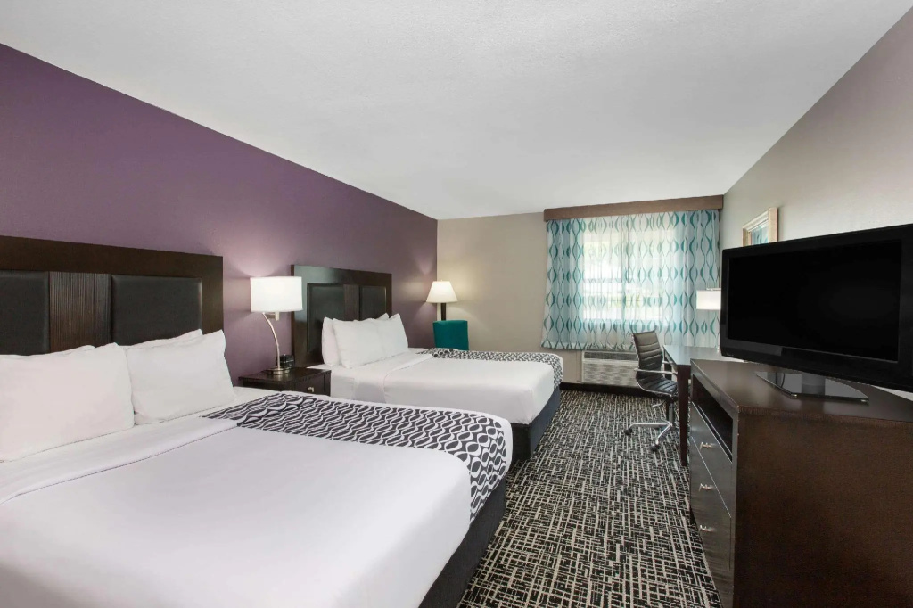 La Quinta Inn & Suites by Wyndham Blue Springs - Chambres