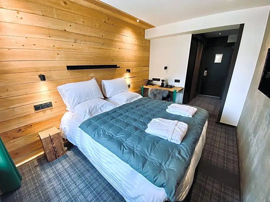 Standard Double room with balcony (full double bed)