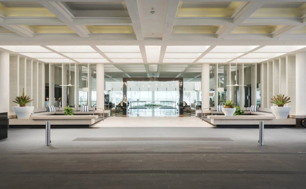 Lobby & Reception