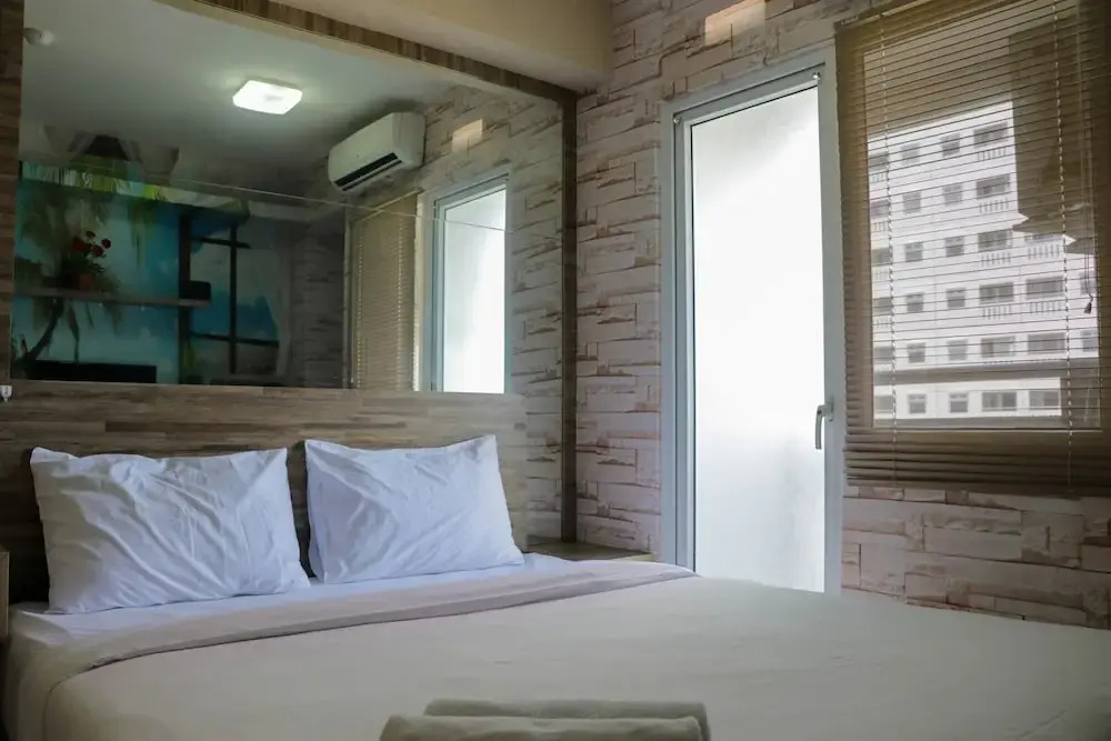 Nice and Strategic Studio at Green Pramuka Apartment