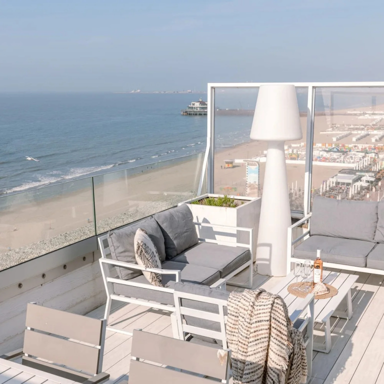 Penthouse With 2 Terraces and Magnificent sea View