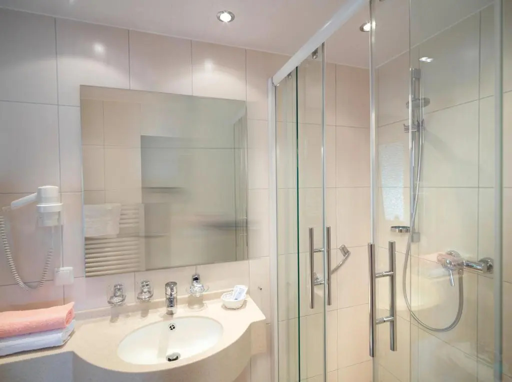 Standard Double room with balcony (full double bed)