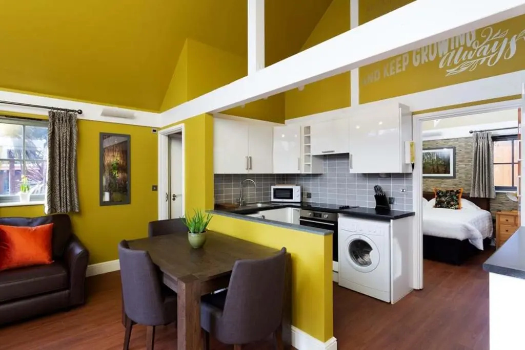 2 Bedrooms Apartment