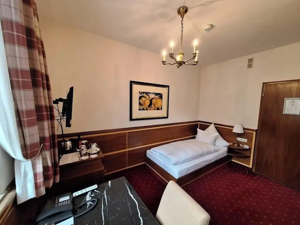 Economy room