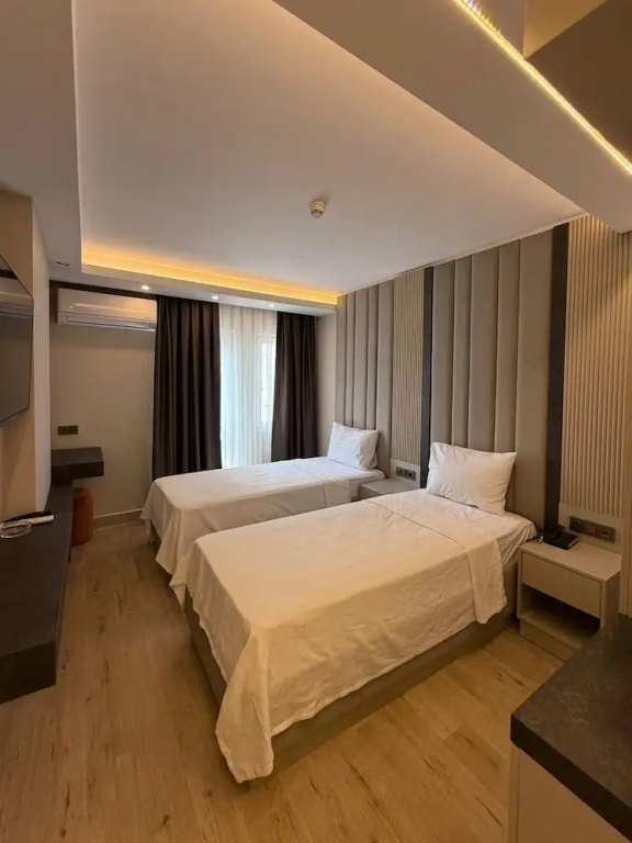 Standard Double room with balcony and with city view (full double bed)