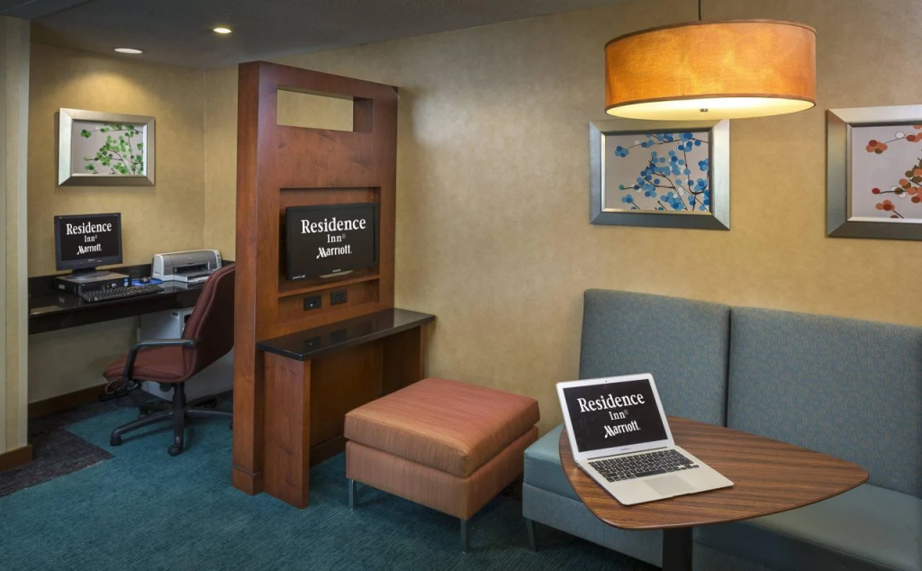 Lobby & Reception