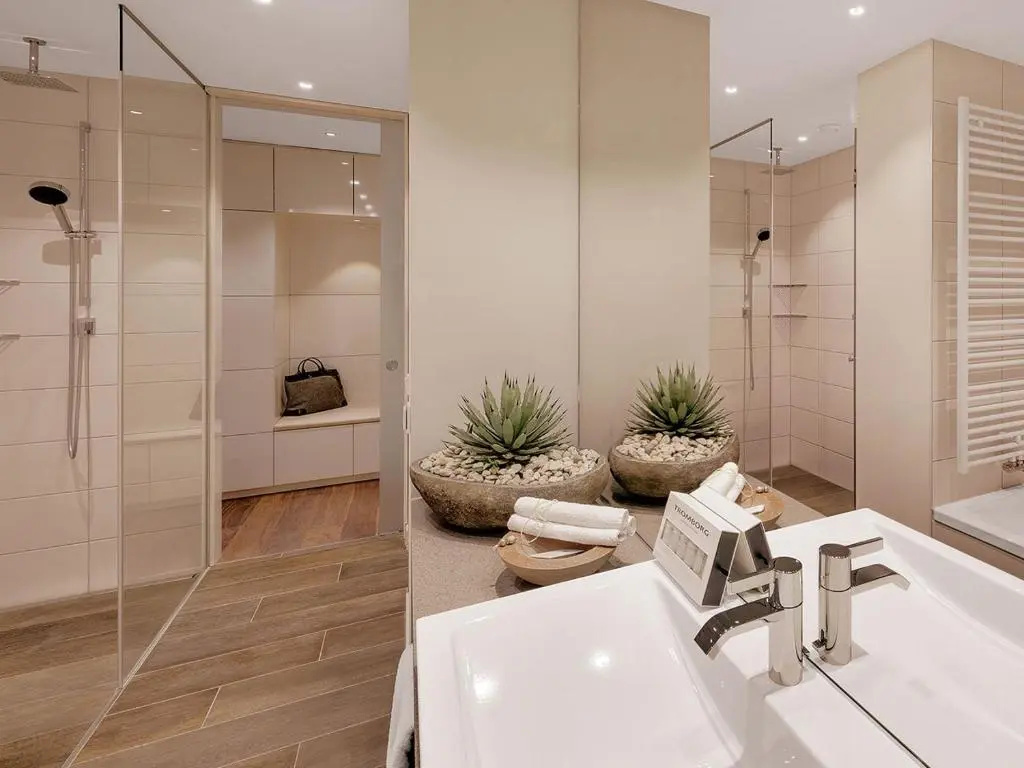 Penthouse Suite with garden view