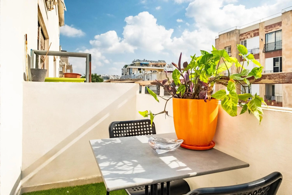 Premium 1BD apartment near the beach W/Balcony