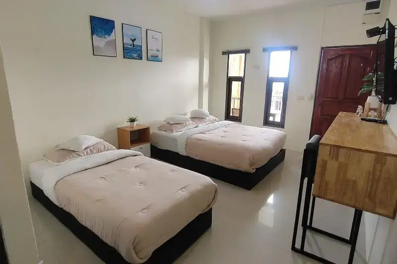 Standard Triple room with balcony