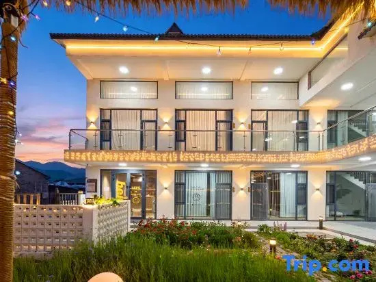 Courtyard Panoramic View • LOFT Family Parent-Child Retreat (Narat Scenic Area)