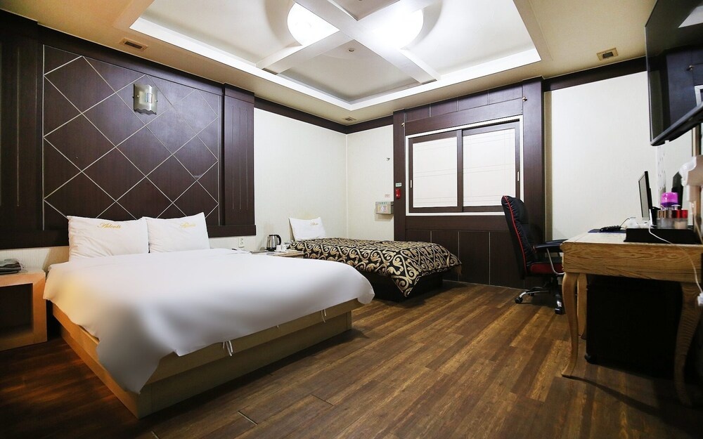 Cheonan Adonis — 5