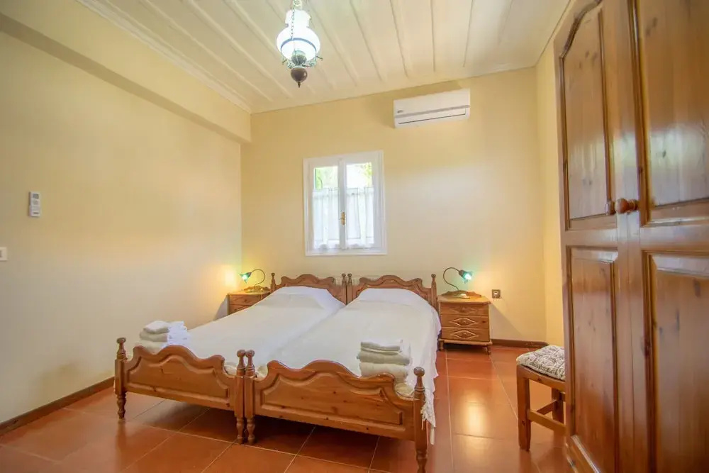 2 Bedrooms Cottage