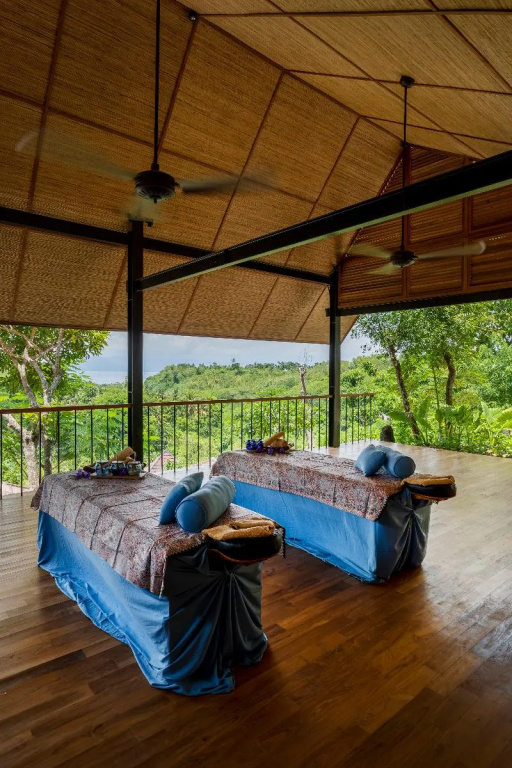 Deep Roots Dive & Yoga Resort