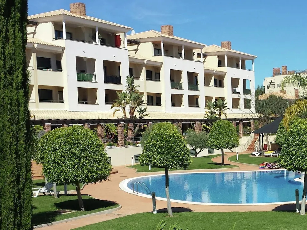 Luxurious Holiday Home in Quarteira Algarve
