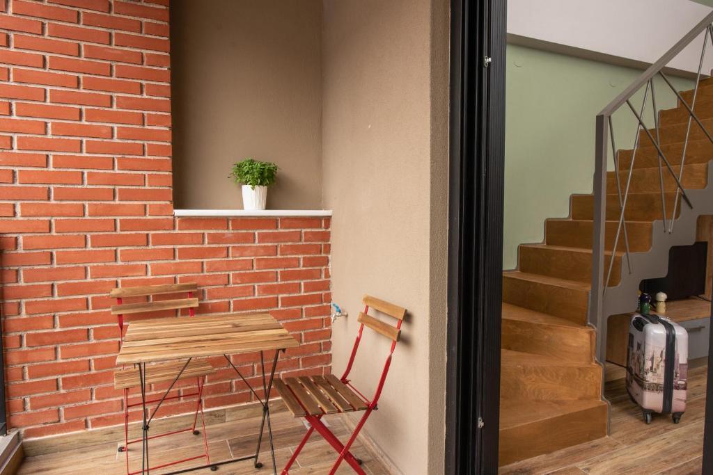 Tzes City Suites - фото 15