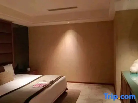 Premier room