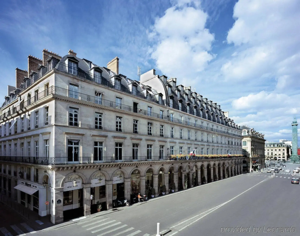 Lotti Paris
