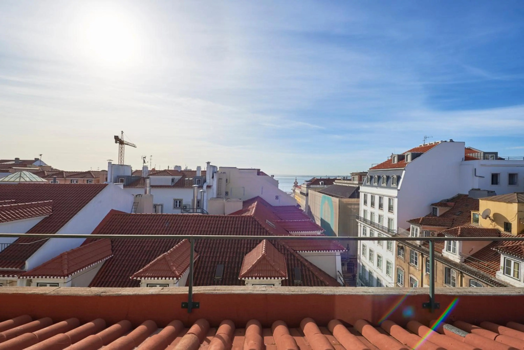 360º Rooftop Lisbon and River View