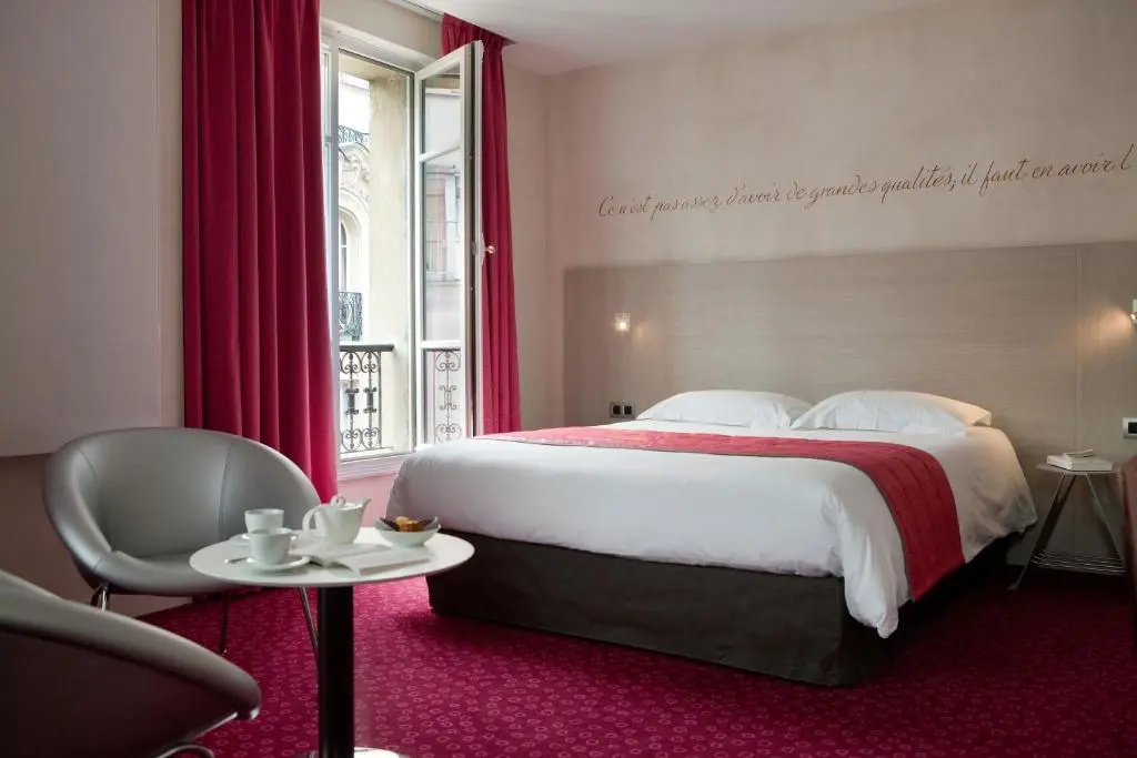 Hotel de Sevigne 125