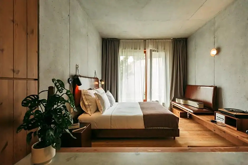 Deluxe Suite