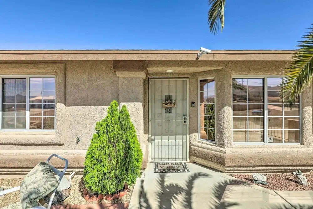 2 Mi to Lake Havasu: Peaceful Home w/ Pool & Views