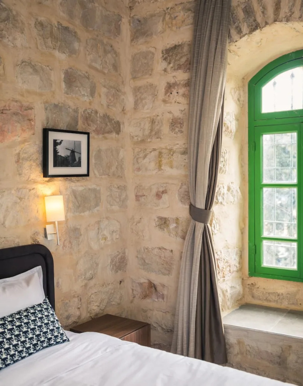 Standard Double room with balcony (full double bed)