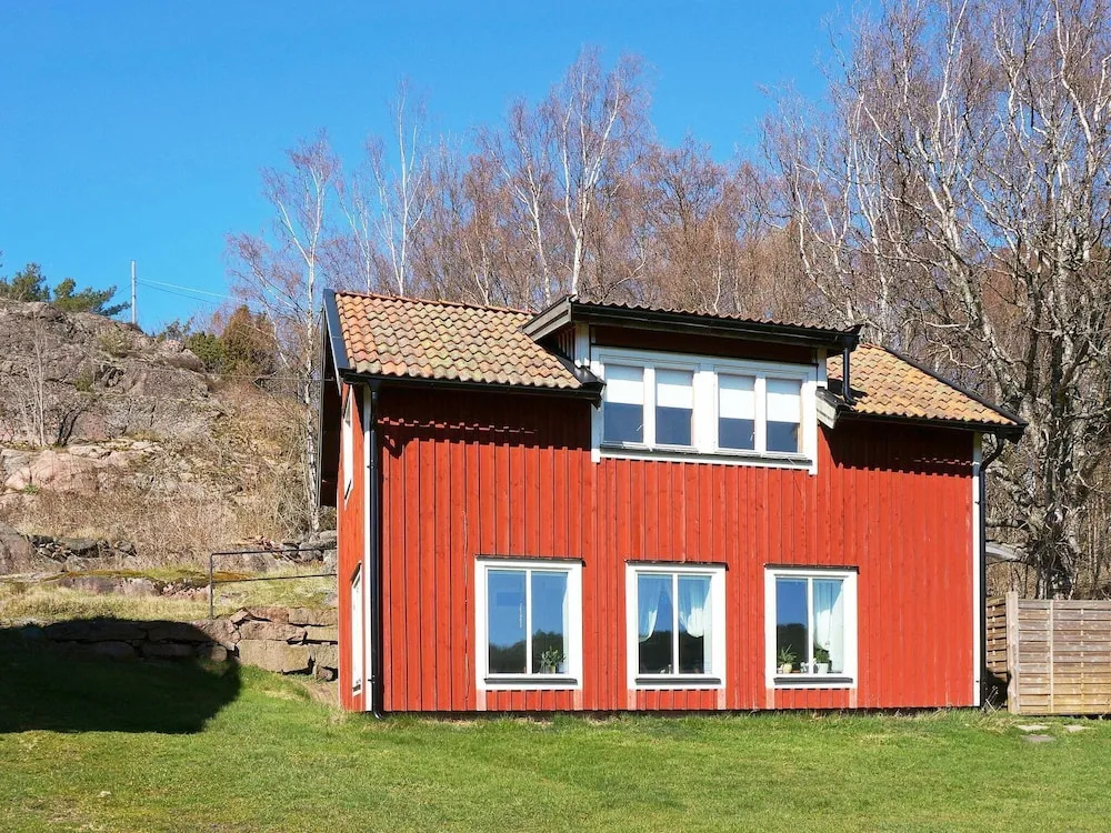 4 Person Holiday Home in Hamburgsund