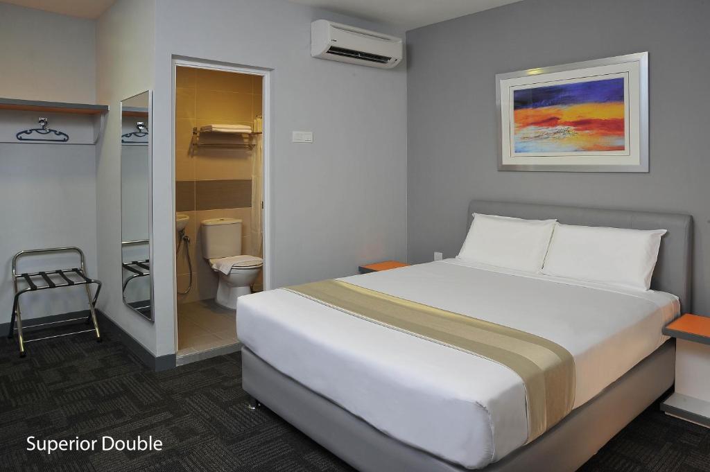 U Pac Hotel