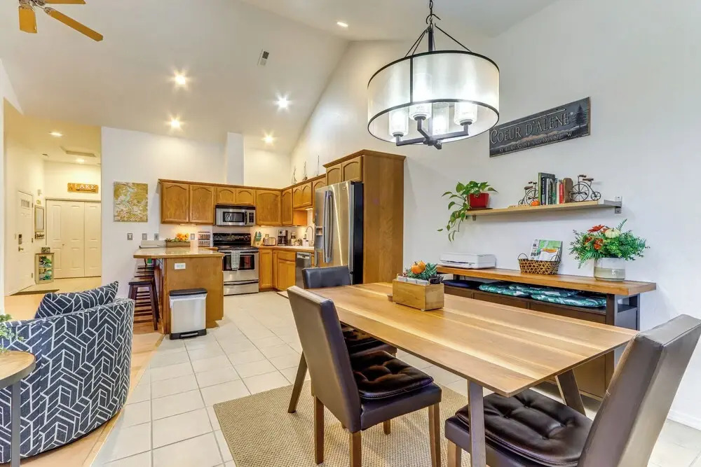 Walk Downtown: Modern 'coeur D'alene Getaway' — фото 6