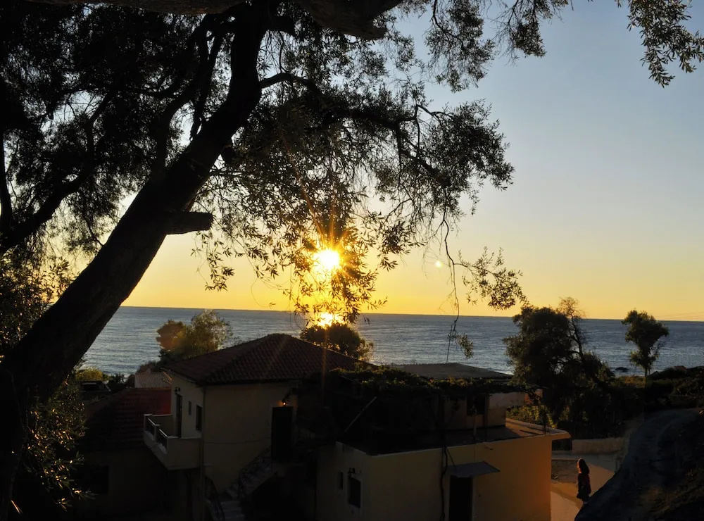 Holiday House Angelos on Agios Gordios Beach