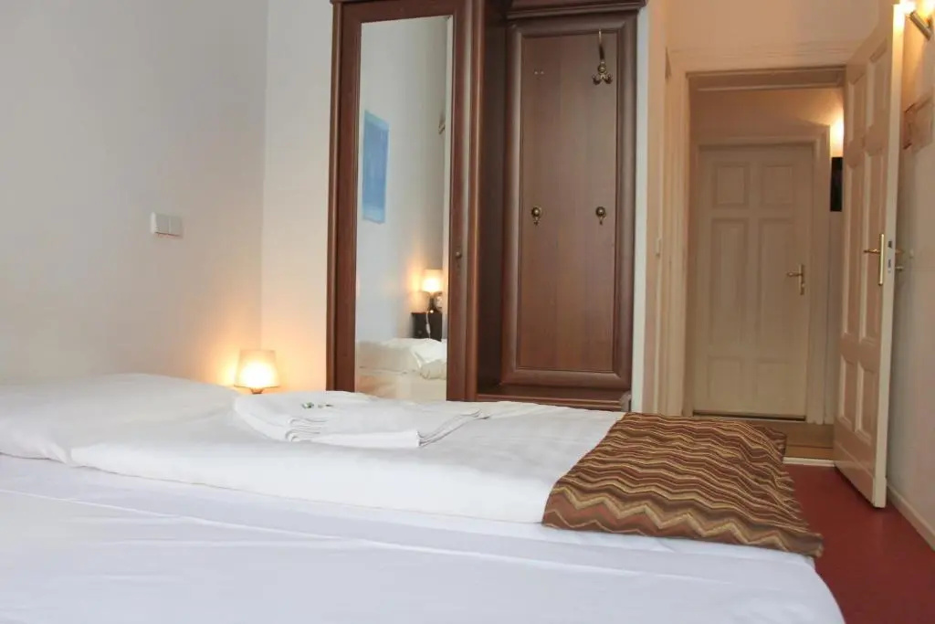 Standard Double room (full double bed)