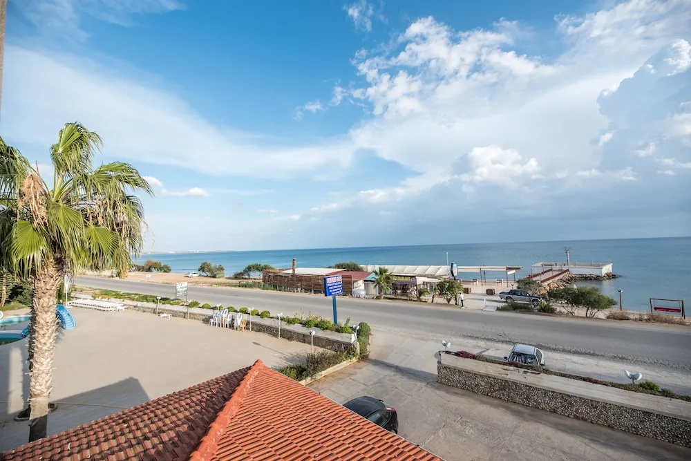 Beach & Waterfront