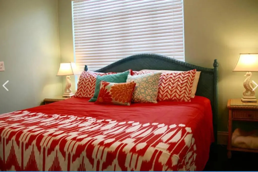 6 Bedroom 6 Bath Guesthouse on Duval Street
