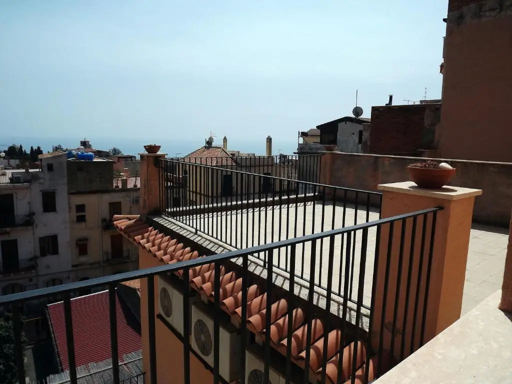 Standard Double room with sea view (full double bed)