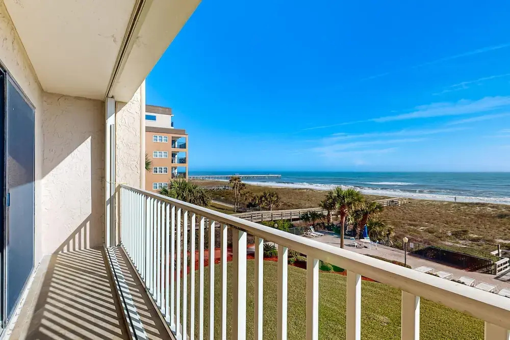 Oceanfront Condo With Private Balcony, Shared Pool and Beach Access