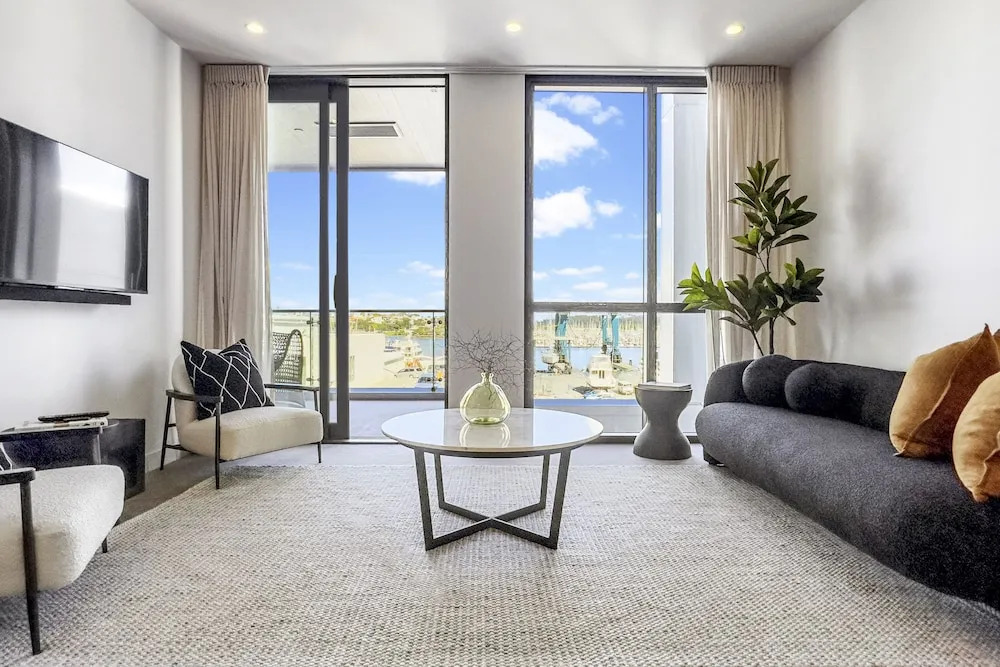 Modern tranquility in the city — фото 5