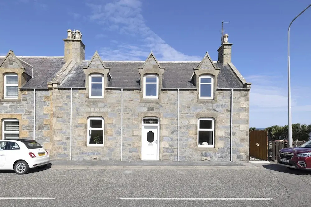 JOIVY Aurora House - 4 Bed With Hot Tub And Sea View