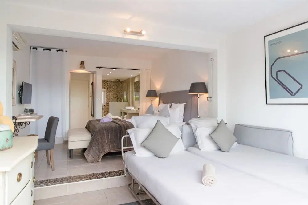 Grand room