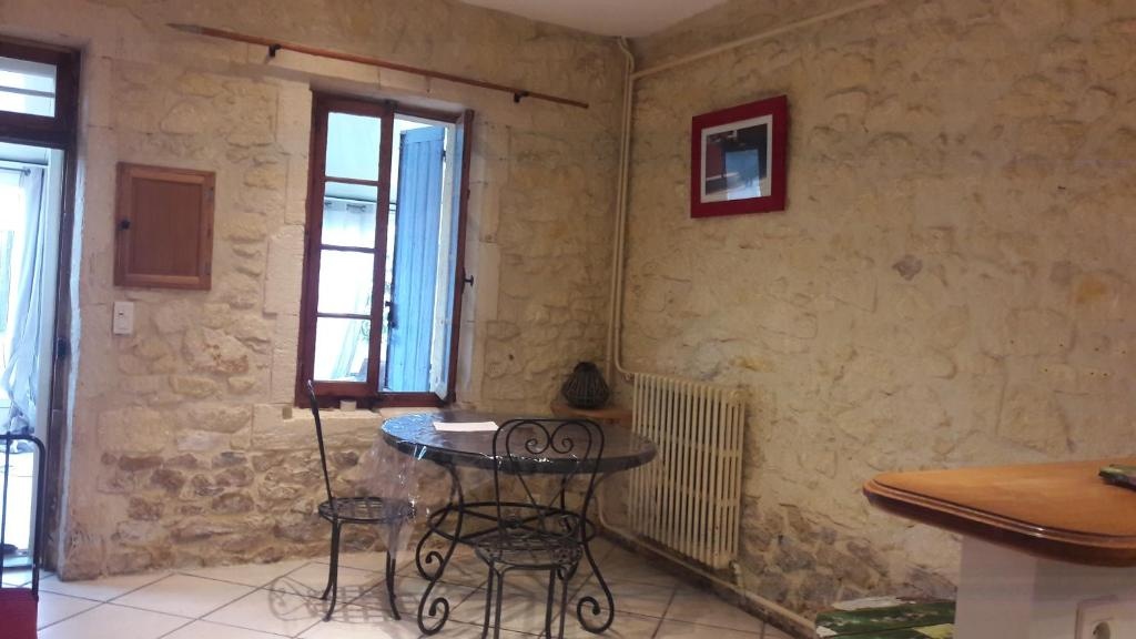 joli maison en pierre