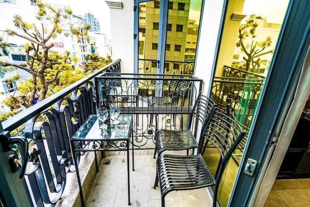 Balcony & Terrace