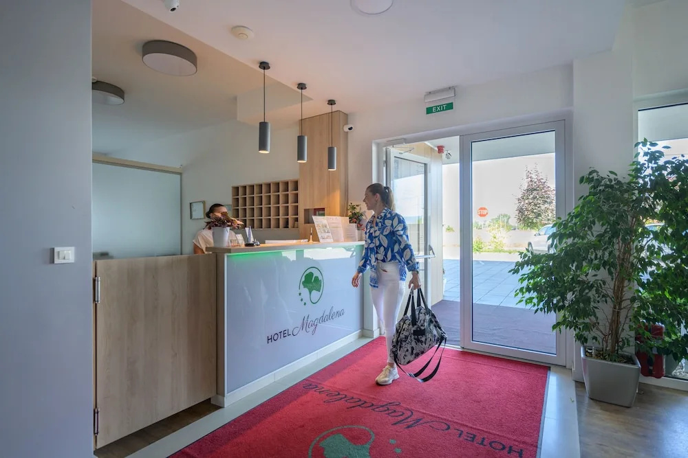 Lobby & Reception
