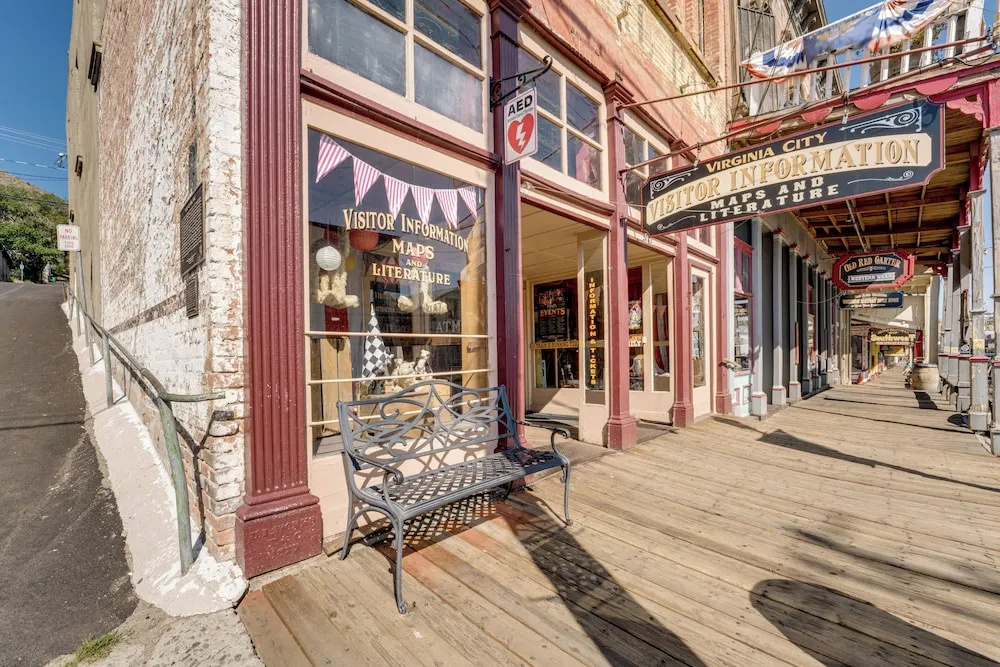 Steps to C Street & Saloons! Virginia City Getaway