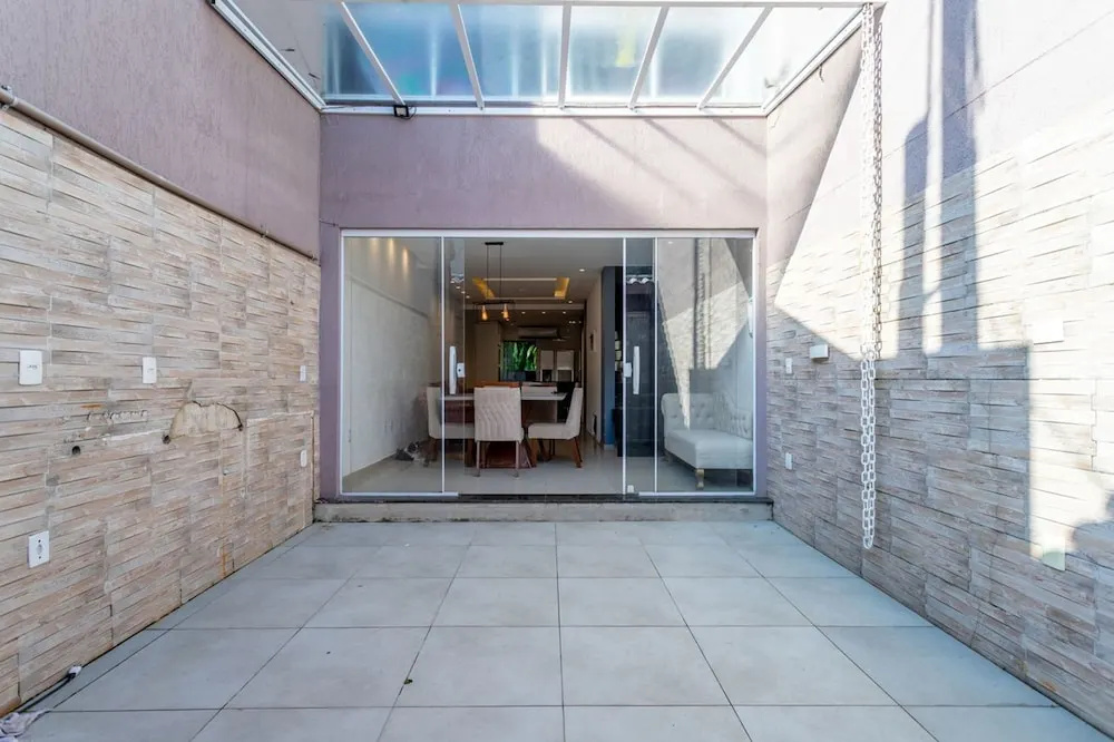 Casa Climatizada com Hidromassagem em Jacarepagu