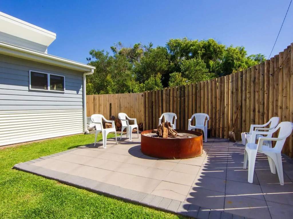 Spinnaker - Family Getaway - 2mins Walk to Beach