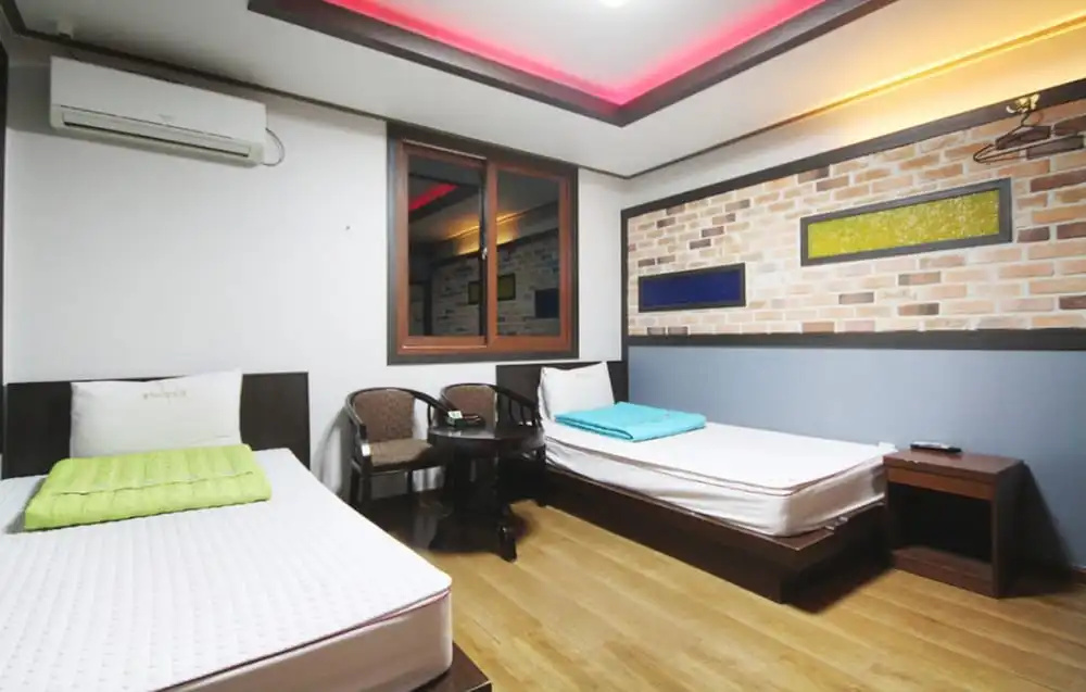 Standard Double room (twin beds)