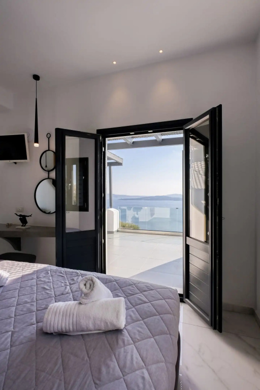Executive Suite with mountain view
