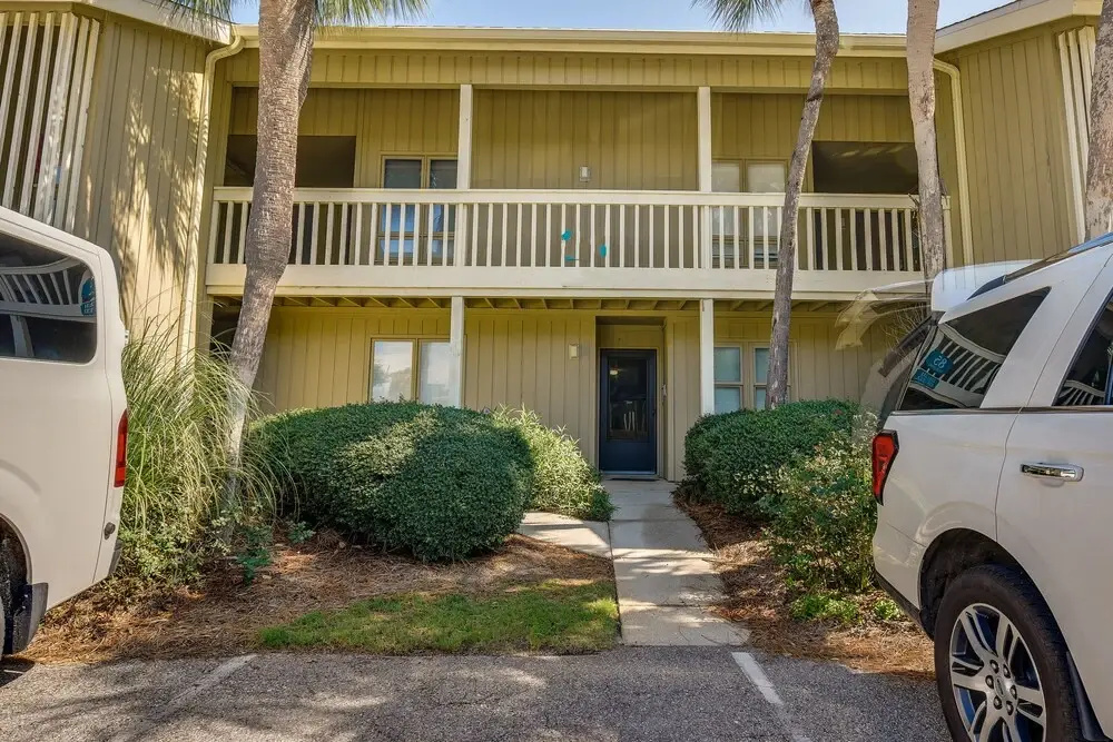 Miramar Beach Rental w/ Pool Access & Golf Course!