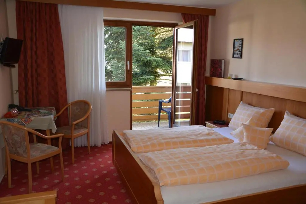 Standard Double room with balcony (full double bed)