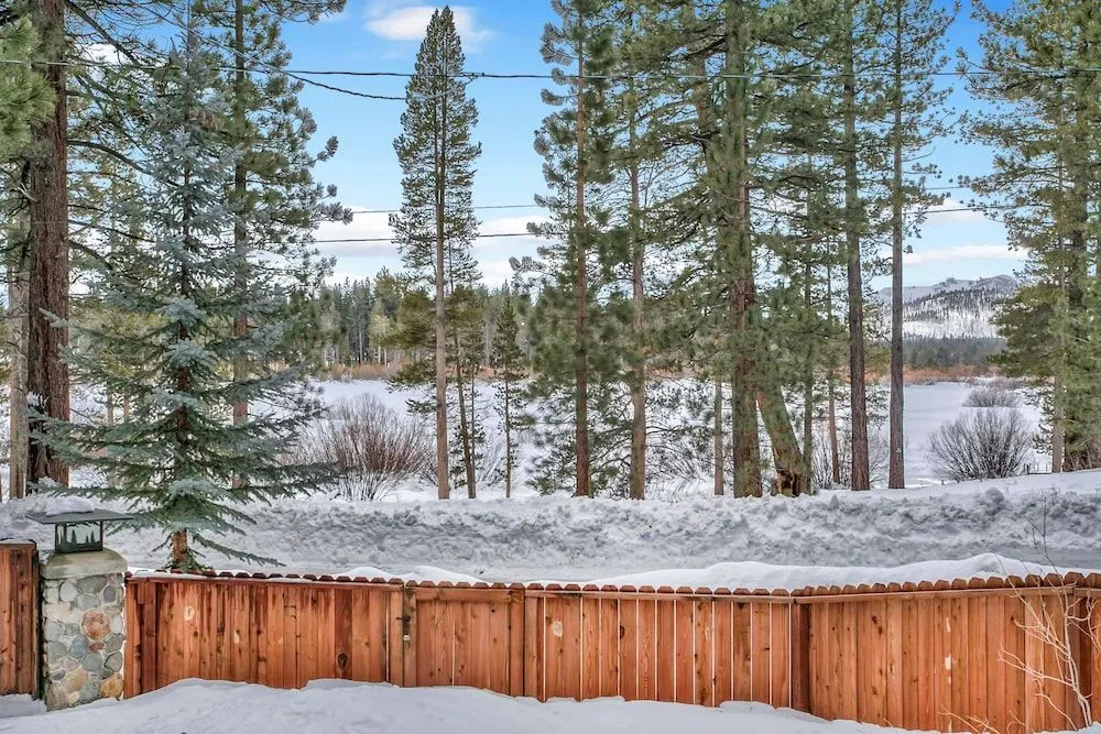 Meadow View 764S - 2 Br cabin by RedAwning