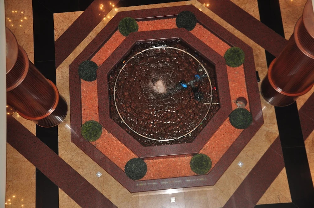 Lobby & Reception
